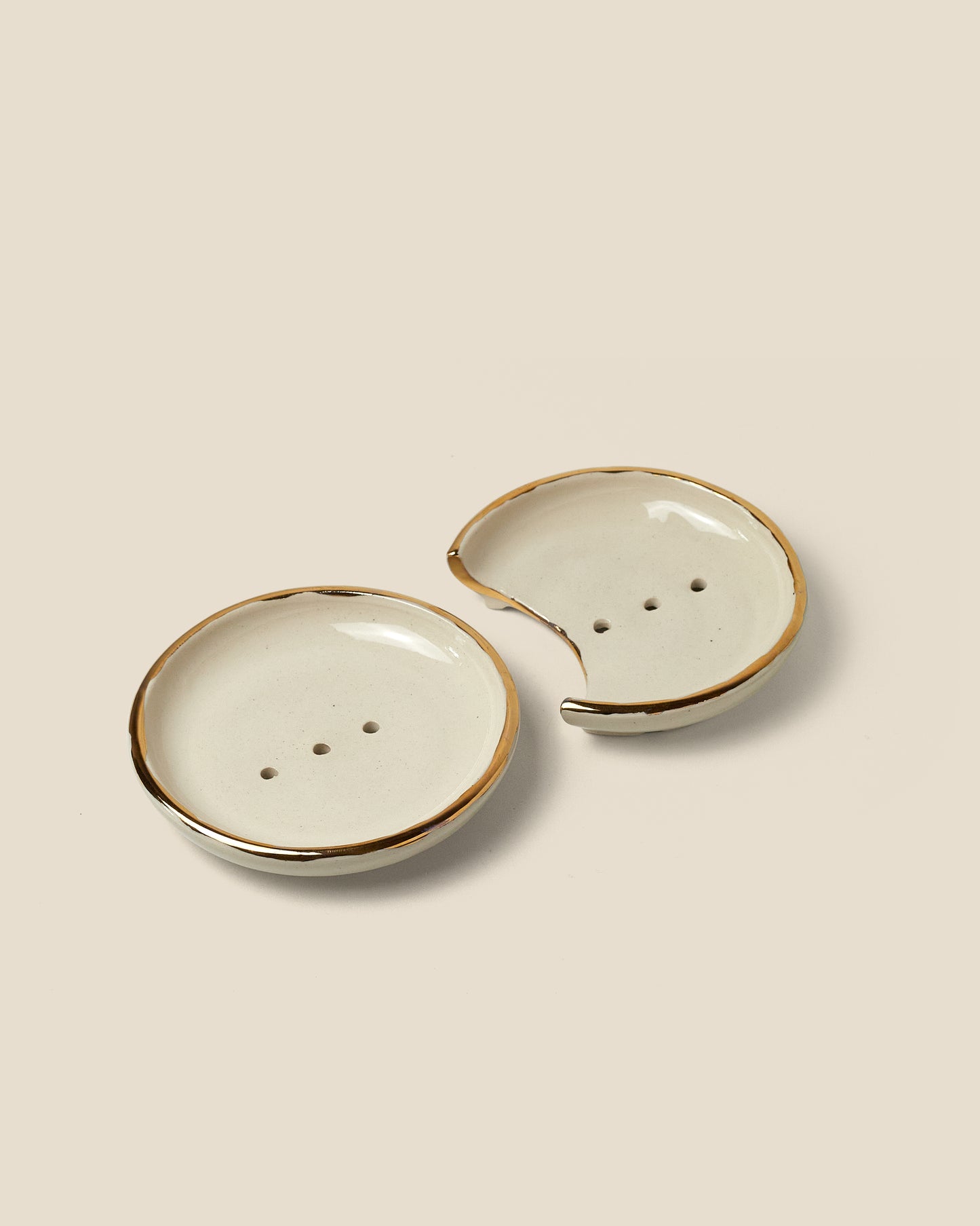 Ceramic soap dish - round format